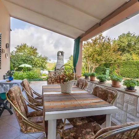 Pet Friendly In With Wifi Apartment Pavicini