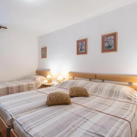 1 Bedroom Awesome In * Pavicini